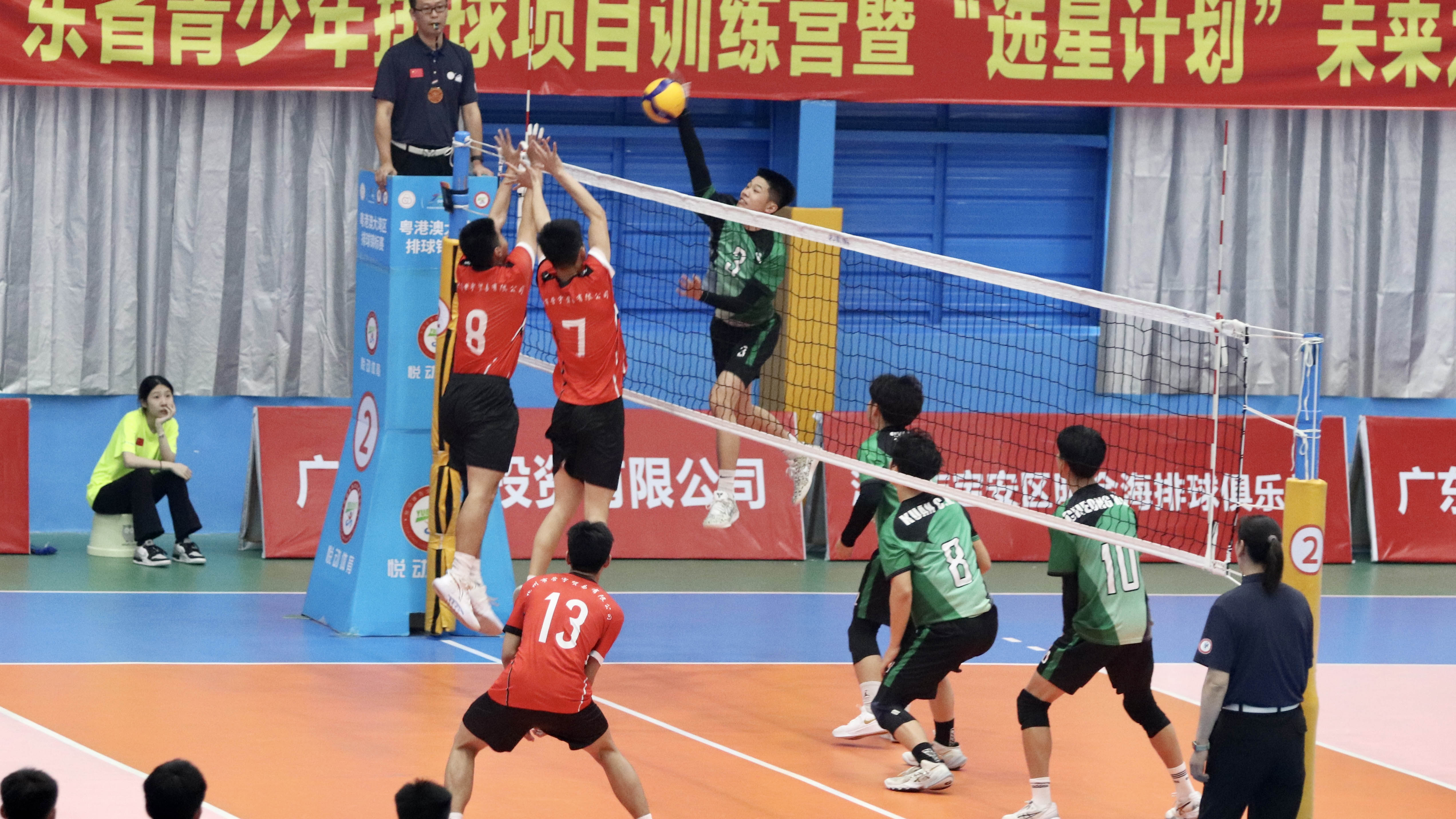 2. 接應楊正濠挑戰對手攔網.jpg